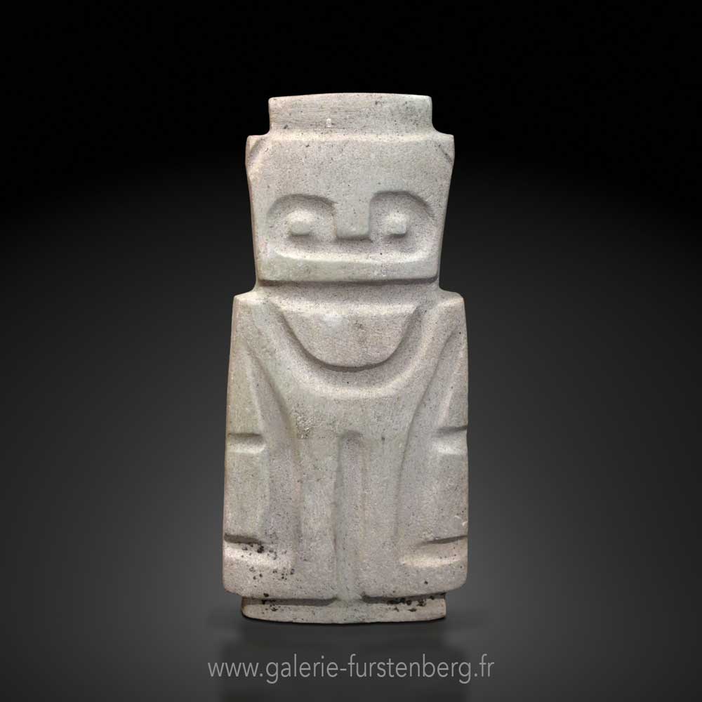 Valdivia stone sculpture