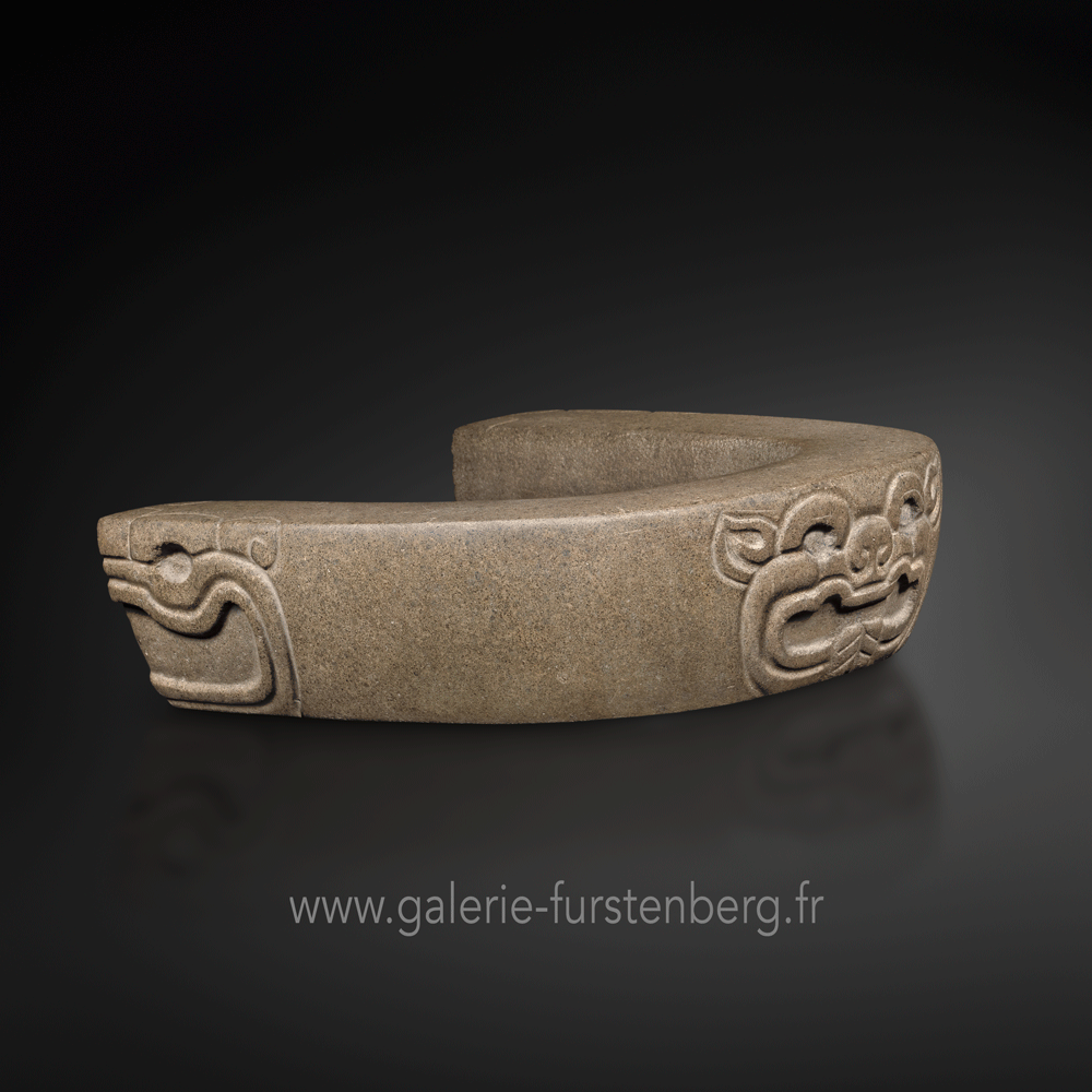 Yoke with jaguar and snakes heads